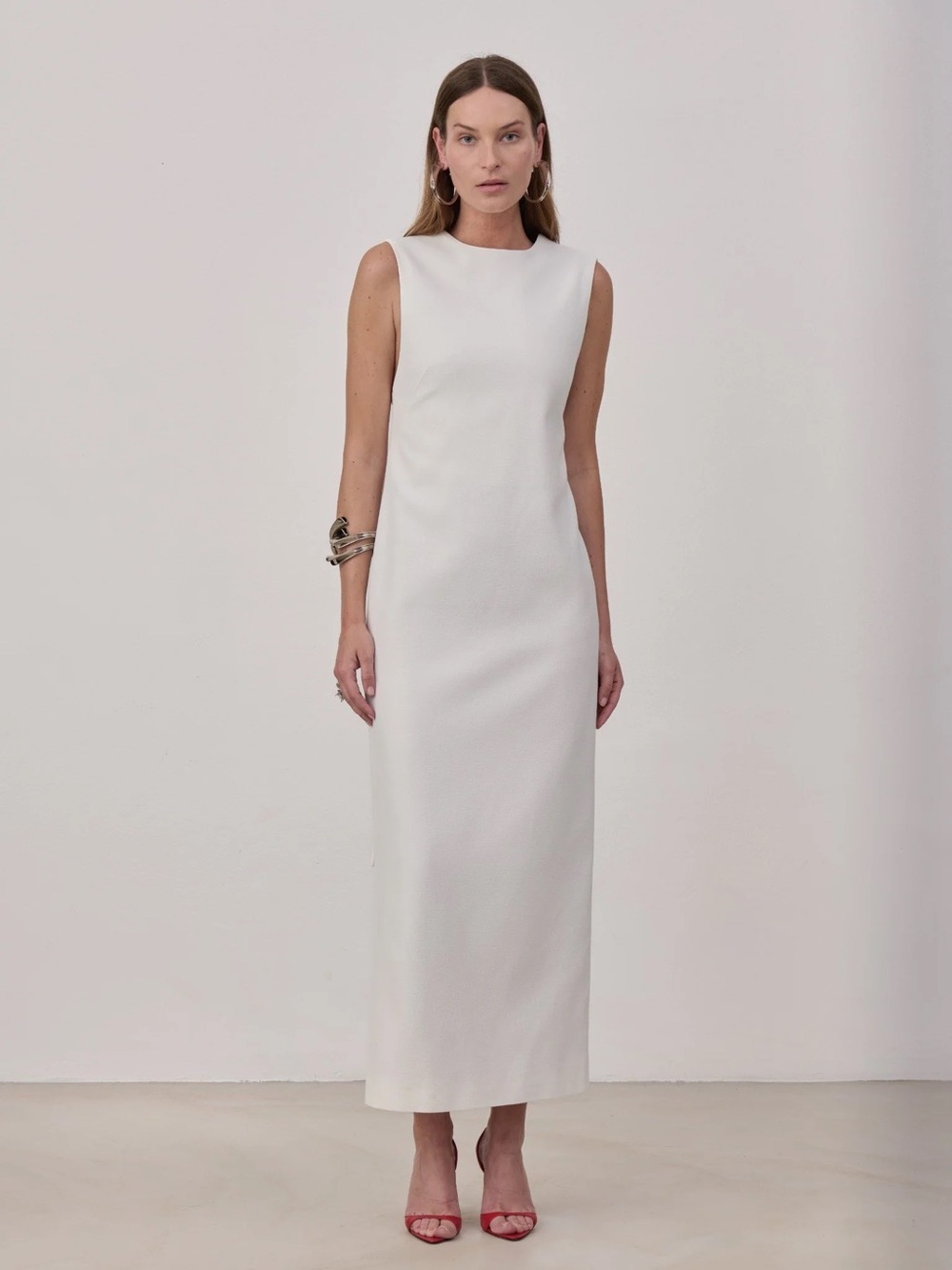 Armarium Mins White Maxi Sheath Dress - Elegant Minimalist